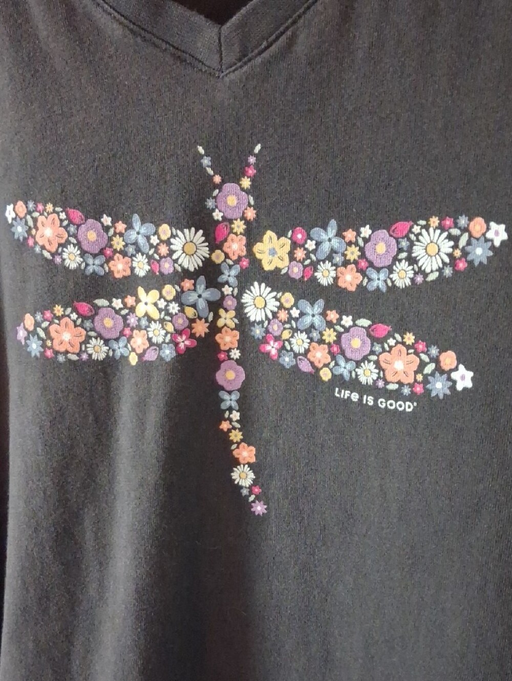 Life Is Good Charcoal Black V-Neck Tee with Floral Dragonfly Graphic XL - Picture 4 of 5